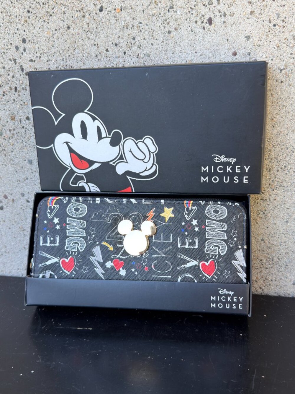 NEW DISNEY MICKEY MOUSE OMG / LOVE ZIP AROUND WALLET